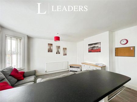 2 bedroom flat to rent - Photo 4