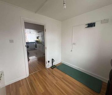 Waverley Lodge Litchfield Avenue London, E15 - Photo 1