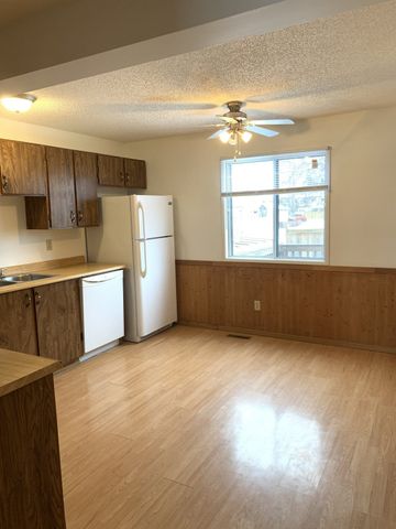 Spacious 3 Bedroom Townhouse in Glendale - Photo 5