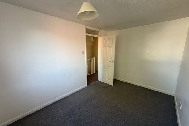 Salisbury Street - Photo 1
