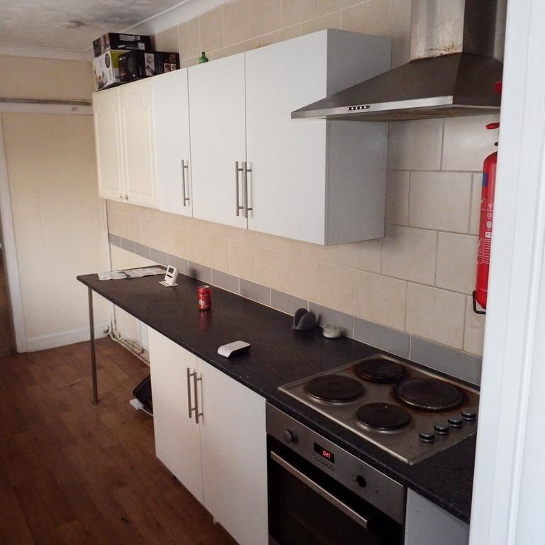 3 bedroom terraced house to rent - Photo 1