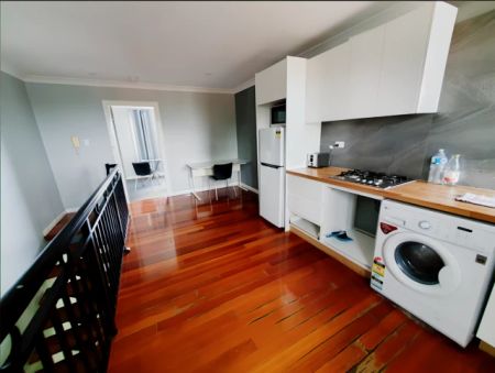 65 crystal petersham, Sydney - Photo 2