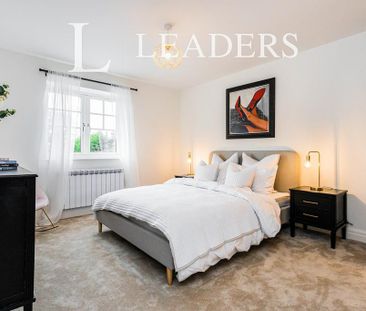 4 bedroom detached house to rent - Photo 6