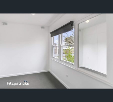 11 Heydon Avenue, Turvey Park, NSW 2650 - Photo 4