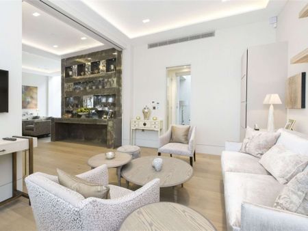 Ennismore Gardens Mews, Knightsbridge, London, SW7 1HX - Photo 3