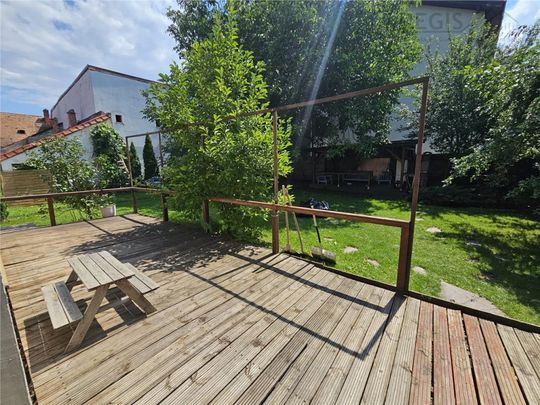 Casa cu 5 camere si gradina mare, in inima Brasovului - Fotografie 1