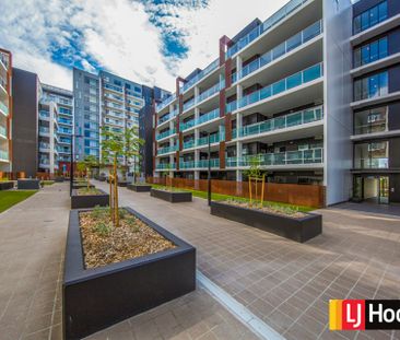Stylish Greenway Apartment with Balcony and Study Nook - Photo 1