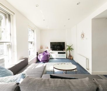 1 Bed Flat - Photo 1