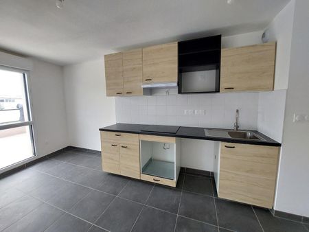 location Appartement T3 DE 65m² À NIMES - Photo 3