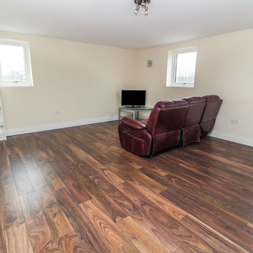 2 bedroom apartment to rent Roseland Road, Kenilworth, CV8 - Photo 1