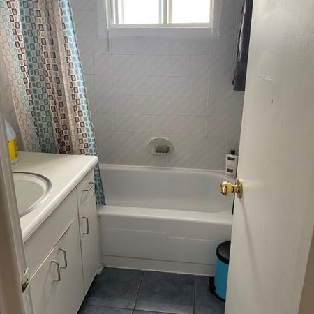 4 ET DEMI DISPONIBLE IMMÉDIATEMENT - Photo 3