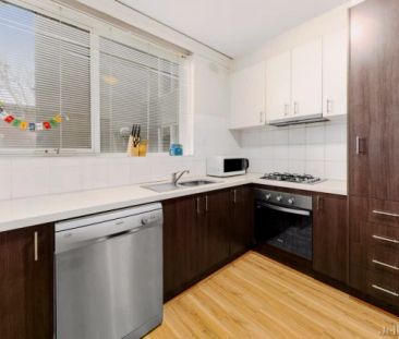 2 Bed, 1 Bath - Photo 6