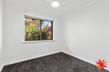 LIGHT AND BRIGHT 2 BEDROOM MODERN APARTMENT IN SECURE COMPLEX! - Photo 2