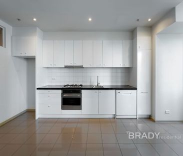 905/270 King Street, Melbourne - Photo 3