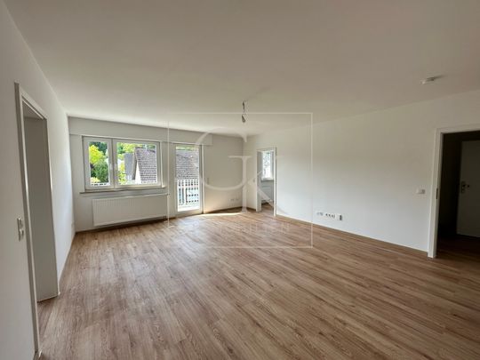 Erstbezug nach Modernisierung von lichtdurchfluteter OG-Wohnung mit großem Balkon - Photo 1