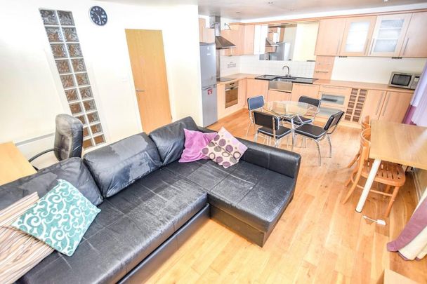3 bedroom flat to rent - Photo 1