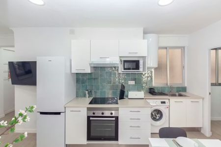 Carrer de la Miraculosa, Valencia, Valencian Community 46009 - Photo 2