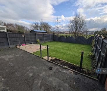 3 bedroom semi-detached house to rent - Photo 5