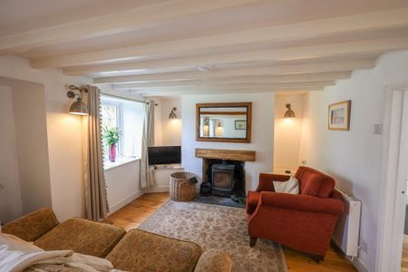 3 bedroom semi-detached house to rent - Photo 2