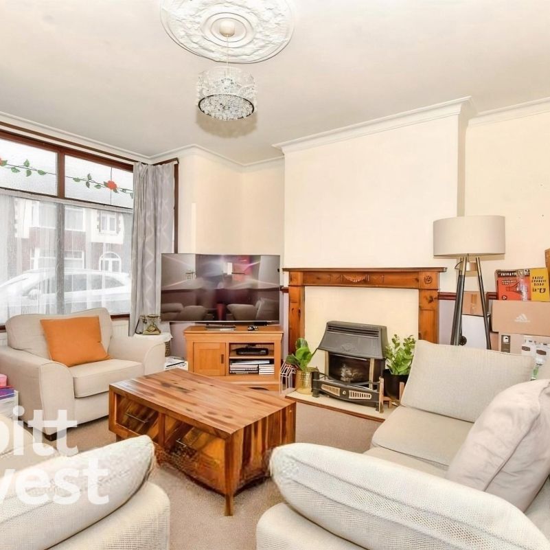 4 bedroom end of terrace house to rent - Photo 1