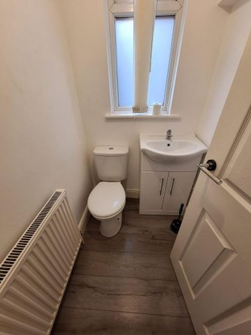 3 bedroom terraced house to rent - Photo 4