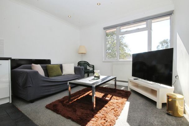 Hazel Close, Englefield Green, Egham, Surrey, TW20 0TN - Photo 1