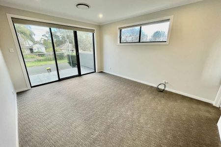 Modern Five Bedroom Duplex - Photo 5