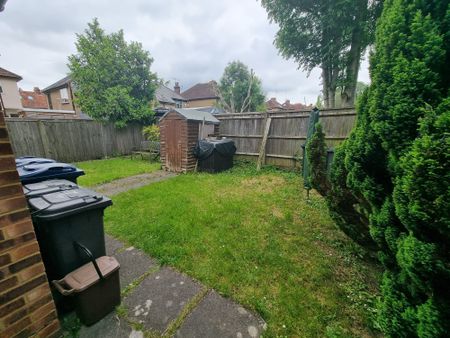 Mill End Road, High Wycombe - Photo 3