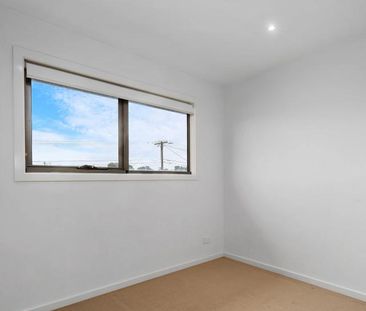 Beautifully Presented Unit in the Heart of Lalor - **APPLY FOR THIS... - Photo 3