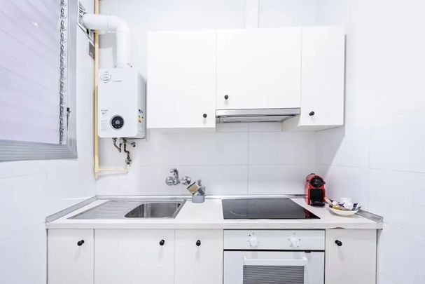 Carrer de Llançà, Barcelona, Catalonia 08015 - Photo 1