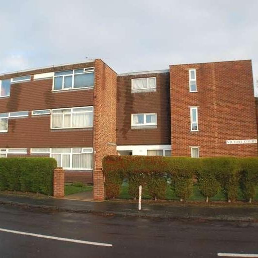 Addlestone, KT15 - Photo 1