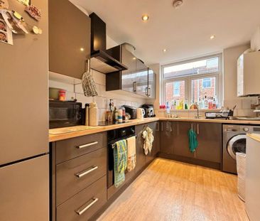 4 Bedroom Terraced To Let - Photo 6