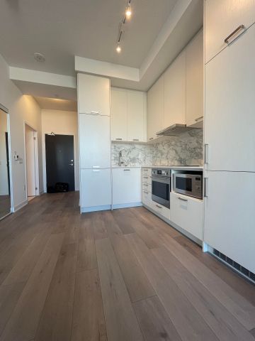 For Lease - 10 Honeycrisp Crescent Unit# 1215, Vaughan, Ontario - Photo 3