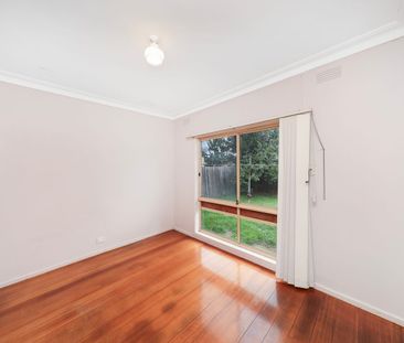 Warm, Bright & Welcoming Home. - Photo 3