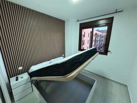 Piso de alquiler en Calle de Pirra, 44, Rejas - Photo 2