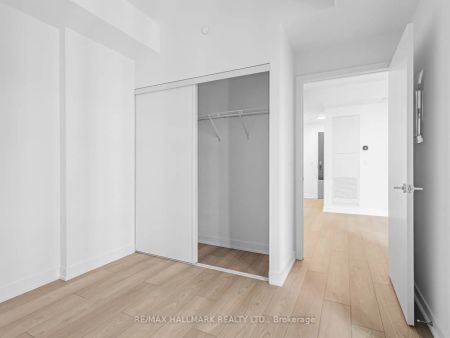 1007 The Queensway #723 - Photo 4