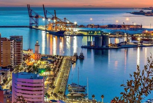 Alquiler de piso en Calle Héroe de Sostoa - Photo 1