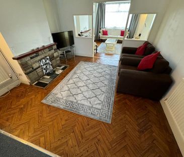 3 bedroom semi-detached house to rent - Photo 1