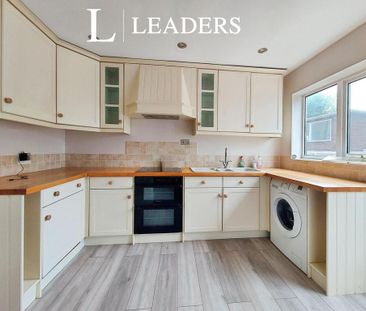 3 bedroom semi-detached house to rent - Photo 5