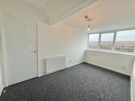 4 bedroom terraced house to rent - Photo 3