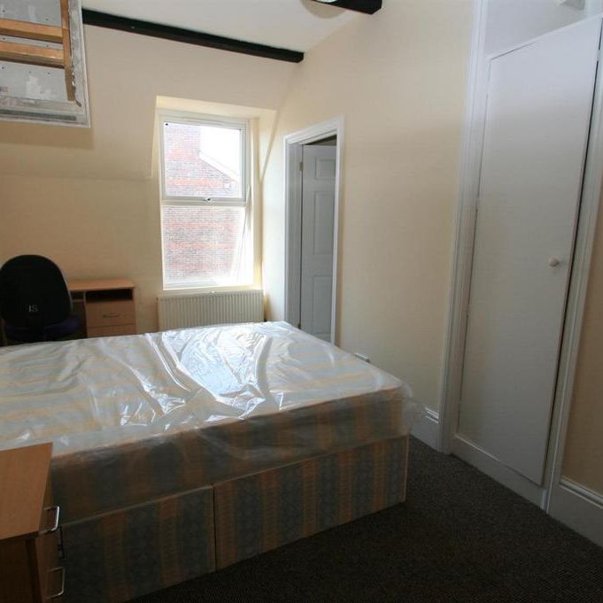 1 bedroom in a house share to rent - Photo 1
