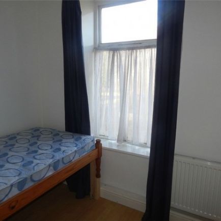 2 Bed - Norwood Road, Birkby, Huddersfield - Photo 1