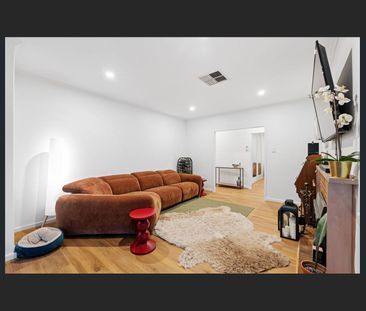 Big Block, Big Entertaining, Brilliant Location! - Photo 4