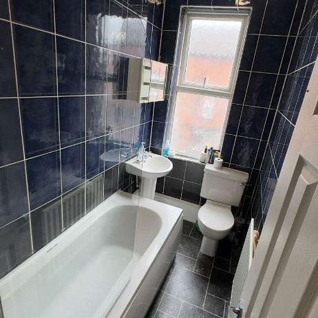 Edinburgh Road, Armley, Leeds, LS12 - Photo 1