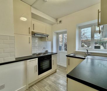 2 bed Flat Fairleigh Court, SS9 - Photo 6