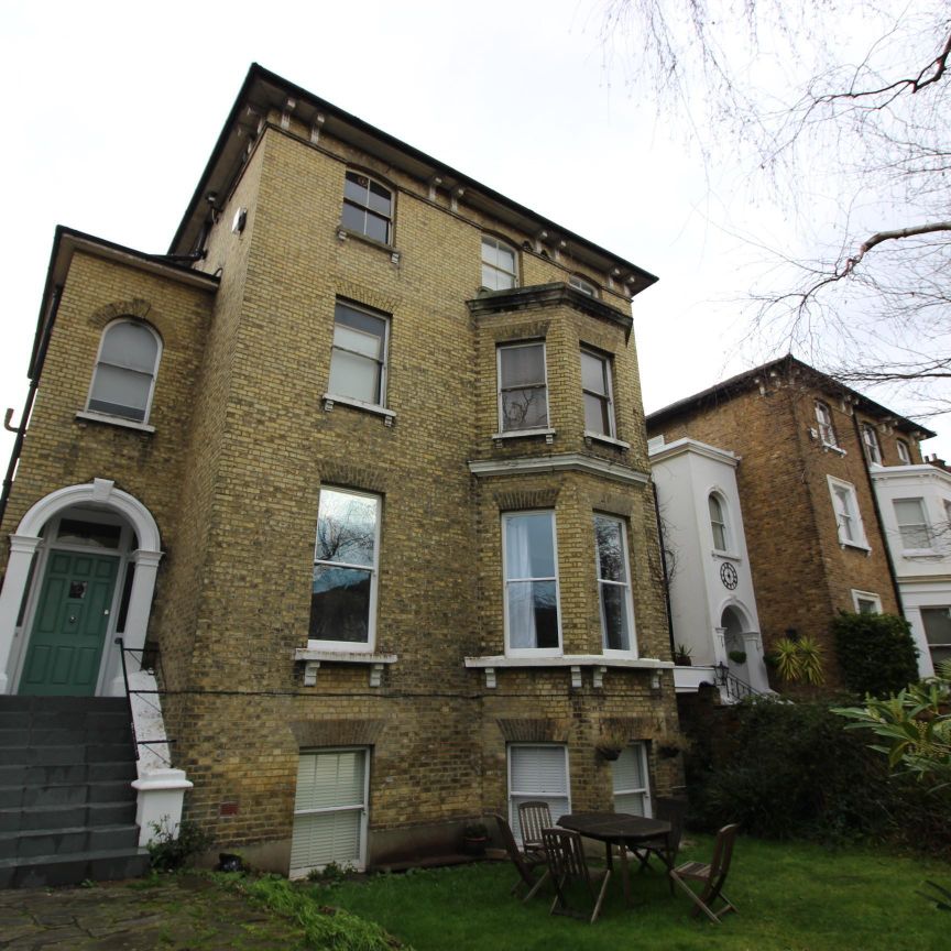 Surbiton Hill Park, Surbiton - Photo 1