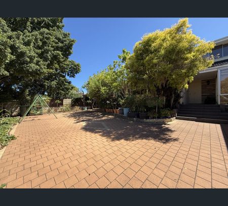 4 Coronation Street, Doubleview, WA 6018 - Photo 5