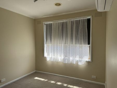 Cosy Living in Newborough - Photo 4