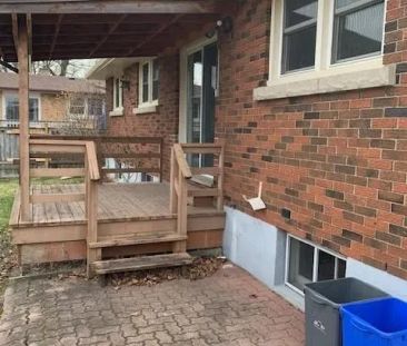 448 Grantham Avenue #basement - Photo 6