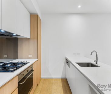 Modern & Spacious 1 Bedroom Unit With Study - Photo 5
